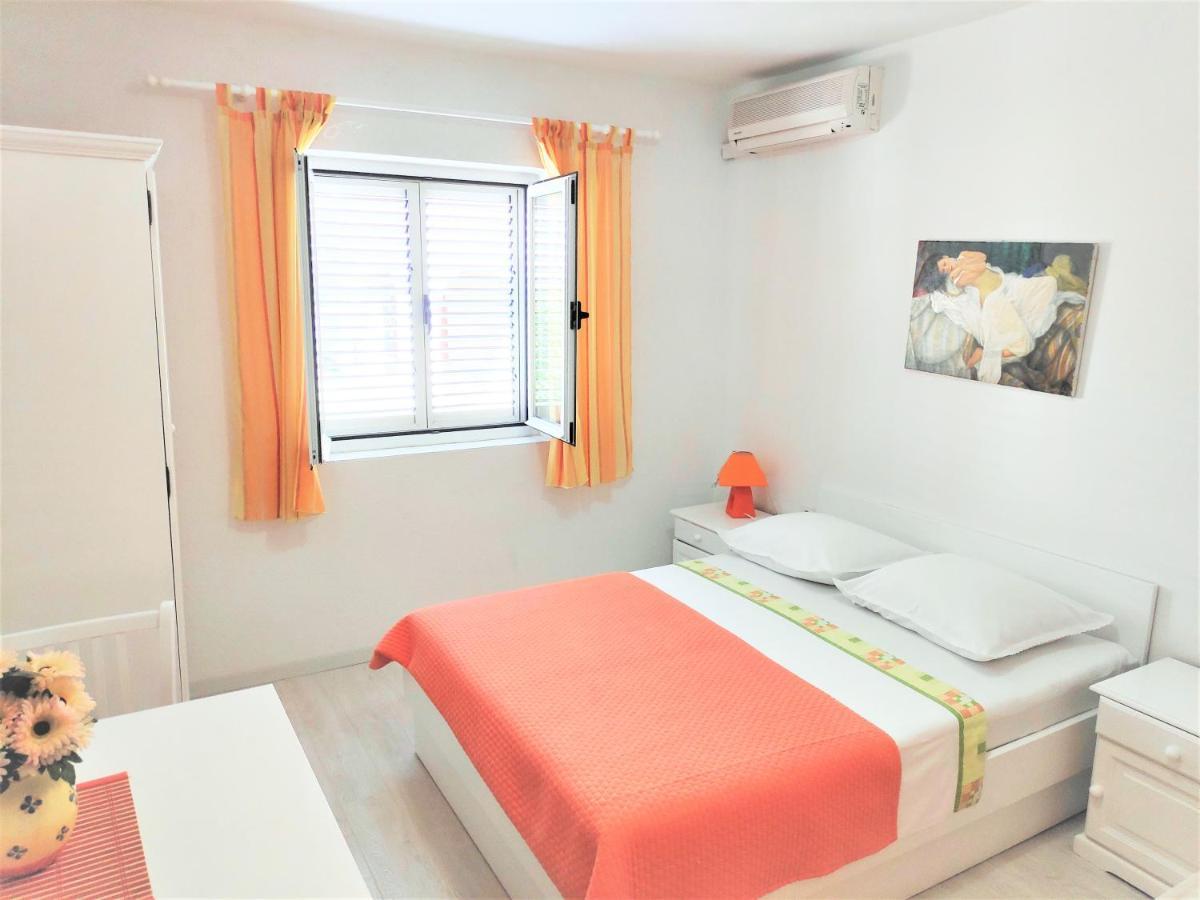 Apartments Vekic Makarska Exterior photo