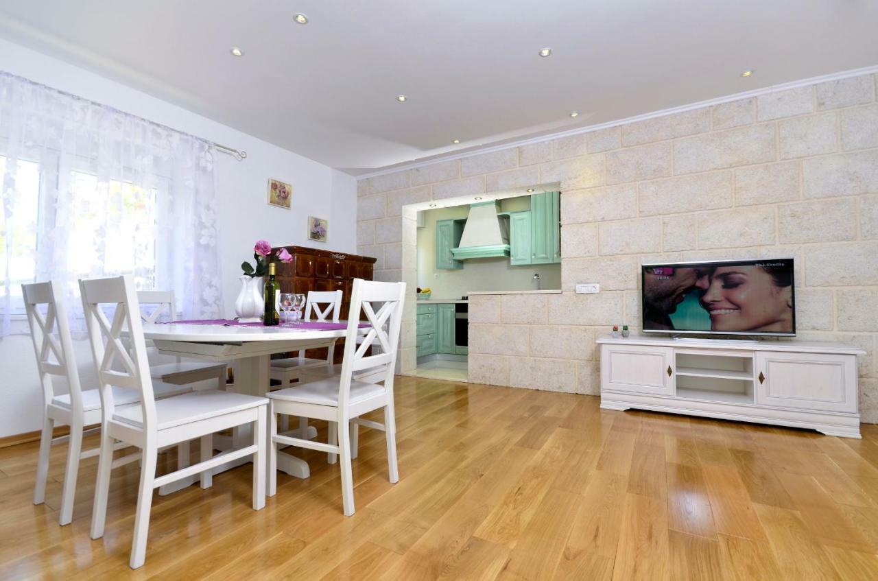 Apartments Vekic Makarska Exterior photo