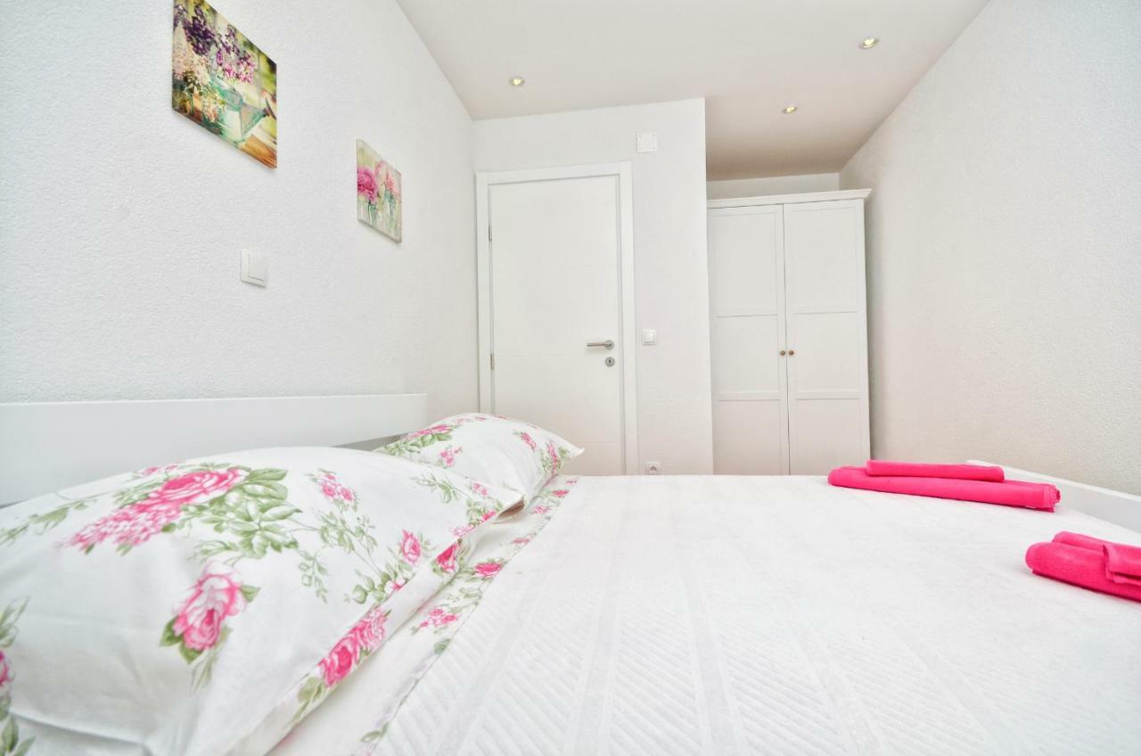 Apartments Vekic Makarska Exterior photo