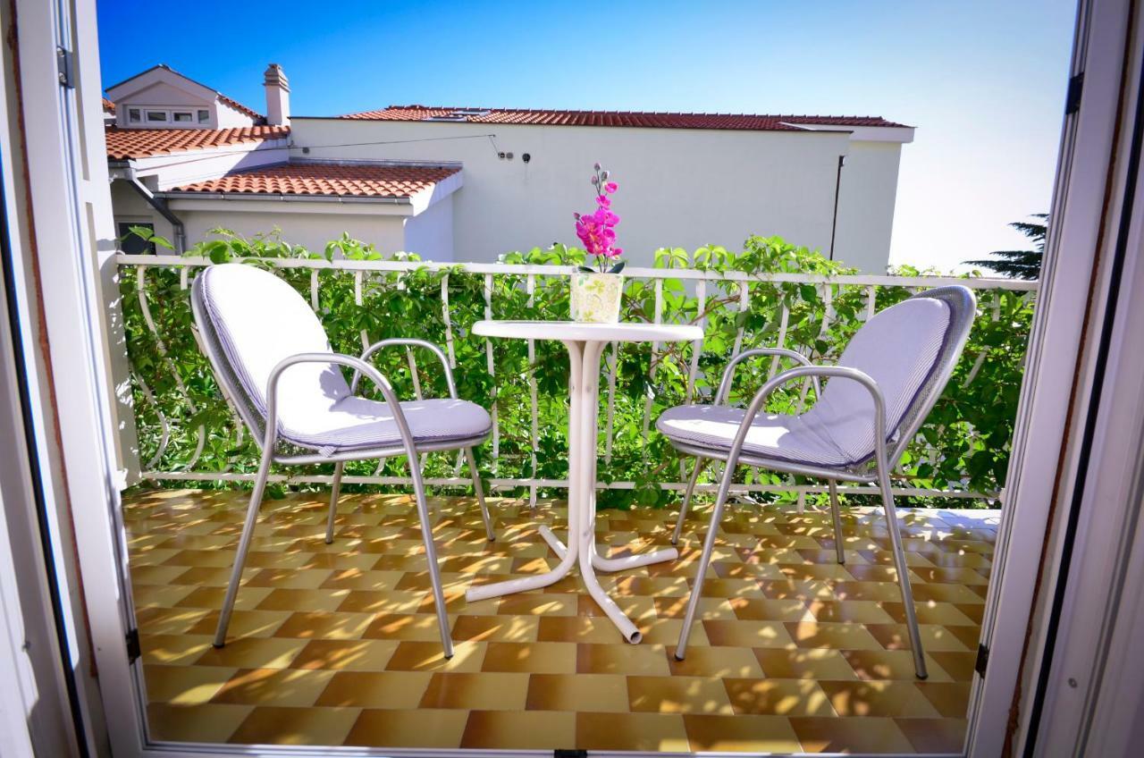 Apartments Vekic Makarska Room photo