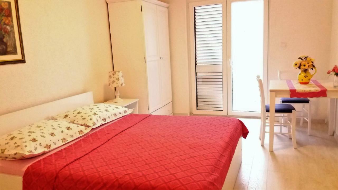 Apartments Vekic Makarska Exterior photo