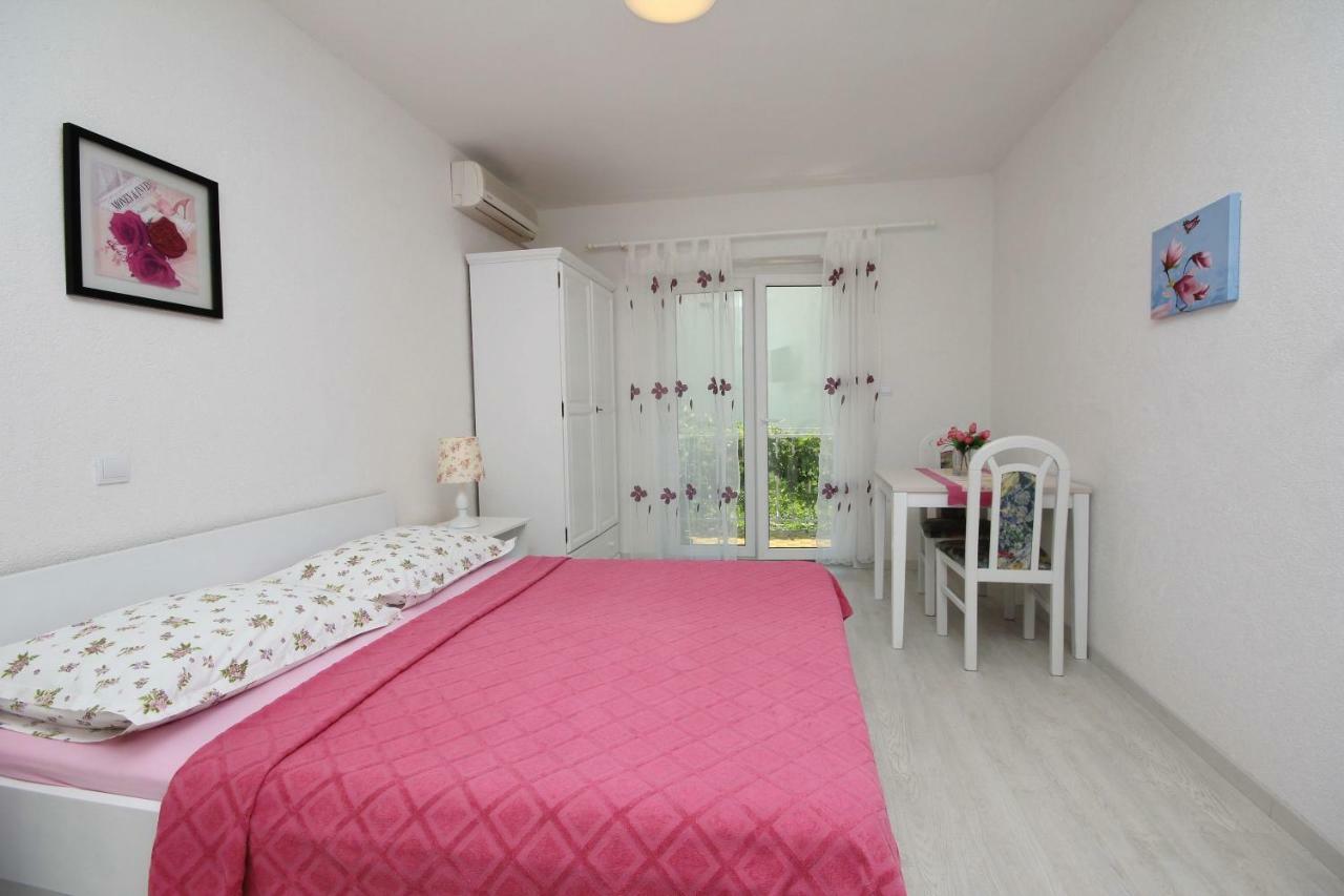 Apartments Vekic Makarska Exterior photo